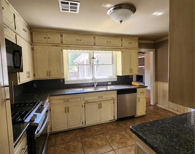 2514 Nw 46th Street - Photo Thumbnail 8
