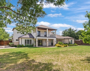 3061 Selma Lane - Photo Thumbnail 2