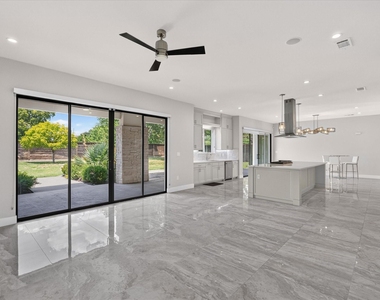 3061 Selma Lane - Photo Thumbnail 6