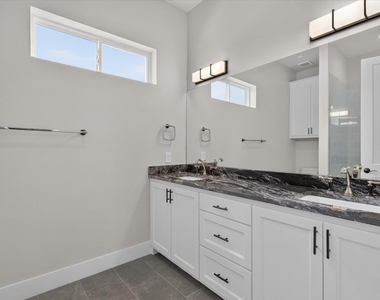 3061 Selma Lane - Photo Thumbnail 8