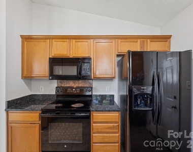 5237 Timbertop Lane - Photo Thumbnail 4
