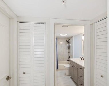 2101 Marina Isle Way - Photo Thumbnail 18