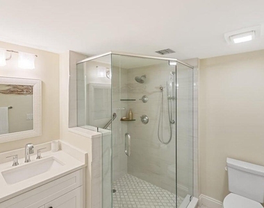2101 Marina Isle Way - Photo Thumbnail 16