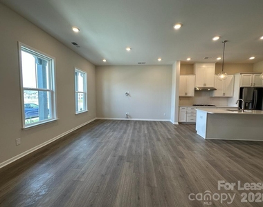9233 Harwen Lane - Photo Thumbnail 5