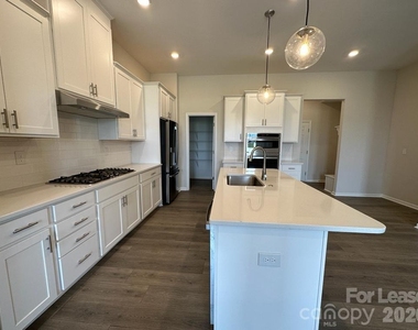 9233 Harwen Lane - Photo Thumbnail 2