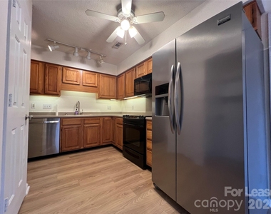 6428 Whitewater Drive - Photo Thumbnail 4