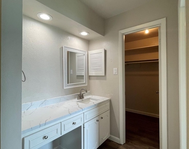 613 E Mustang Street - Photo Thumbnail 14