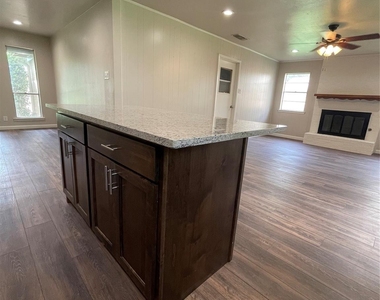 613 E Mustang Street - Photo Thumbnail 6