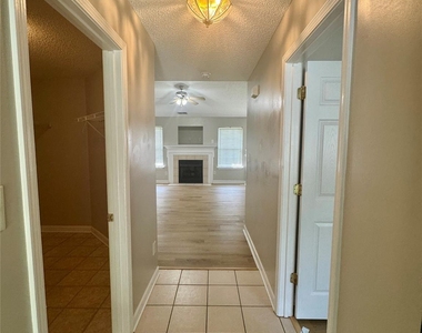 521 River View Drive - Photo Thumbnail 1