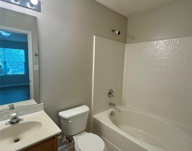 521 River View Drive - Photo Thumbnail 7