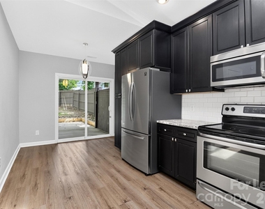 1736 Parsons Street - Photo Thumbnail 14