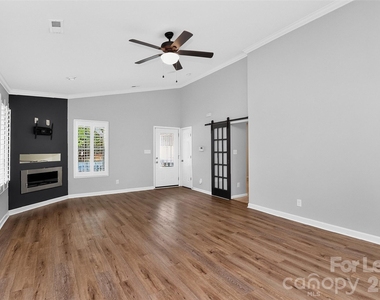 1736 Parsons Street - Photo Thumbnail 4