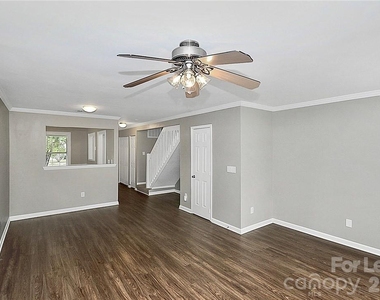 8203 Golf Ridge Drive - Photo Thumbnail 10