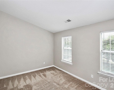 8203 Golf Ridge Drive - Photo Thumbnail 15