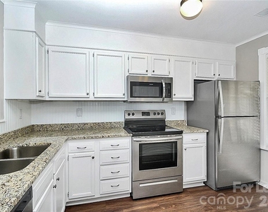 8203 Golf Ridge Drive - Photo Thumbnail 4