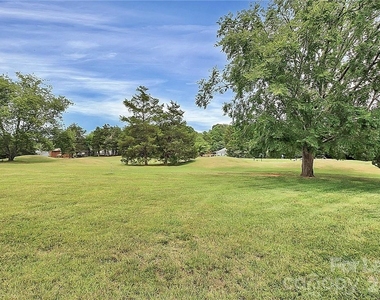 8203 Golf Ridge Drive - Photo Thumbnail 26