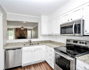 8203 Golf Ridge Drive - Photo Thumbnail 6