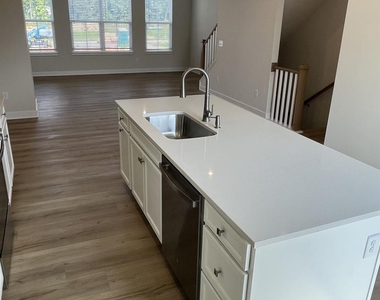 5013 Griers Hill Drive - Photo Thumbnail 13
