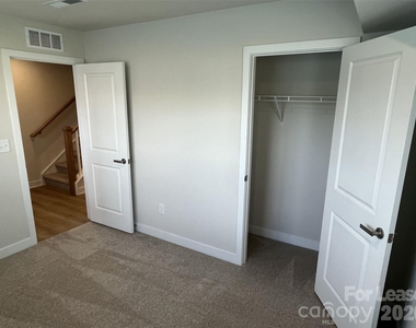 5013 Griers Hill Drive - Photo Thumbnail 6