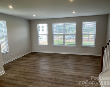 5013 Griers Hill Drive - Photo Thumbnail 16