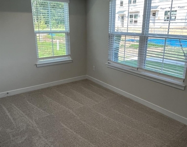 5013 Griers Hill Drive - Photo Thumbnail 3