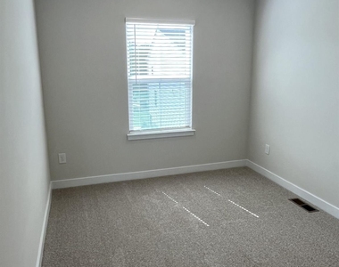 5013 Griers Hill Drive - Photo Thumbnail 24