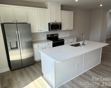 5013 Griers Hill Drive - Photo Thumbnail 11