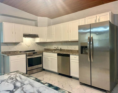 3630 Sw 46th Avenue - Photo Thumbnail 3
