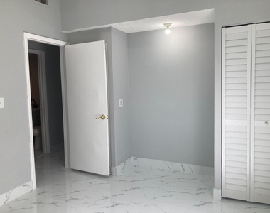 3630 Sw 46th Avenue - Photo Thumbnail 11