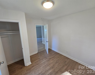 503 Sherman Street - Photo Thumbnail 2