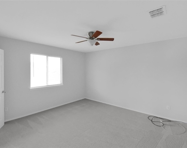 2905 Frontier Lane - Photo Thumbnail 14