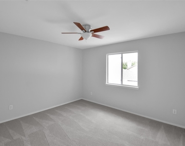 2905 Frontier Lane - Photo Thumbnail 19