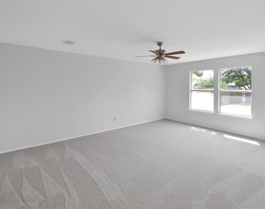 2905 Frontier Lane - Photo Thumbnail 9