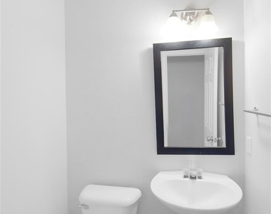 2905 Frontier Lane - Photo Thumbnail 12