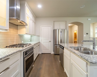 4666 Rhett Lane - Photo Thumbnail 8