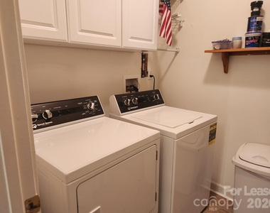 10522 Hill Point Court - Photo Thumbnail 14