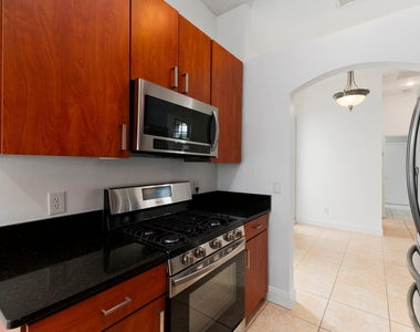435 Sw Jefferson Circle - Photo Thumbnail 12