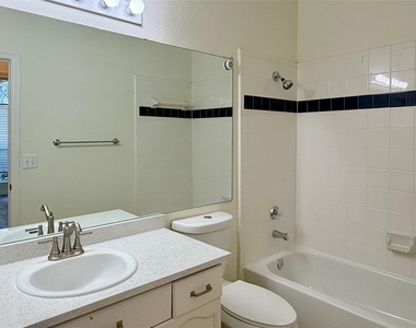 9941 Danbury Drive - Photo Thumbnail 18
