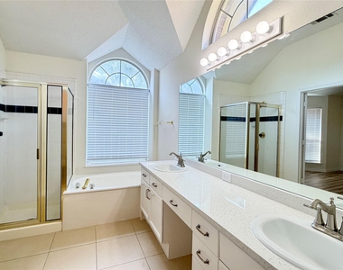 9941 Danbury Drive - Photo Thumbnail 14
