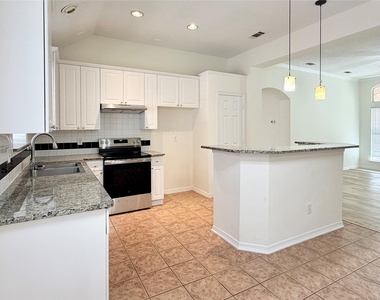 9941 Danbury Drive - Photo Thumbnail 9