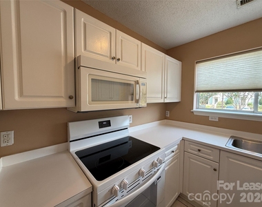 17428 Tuscany Lane - Photo Thumbnail 6