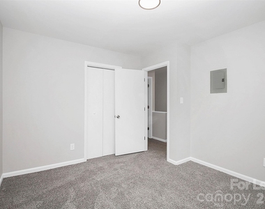 1233 Anderson Street - Photo Thumbnail 12