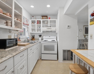 473 Lake Frances Drive - Photo Thumbnail 6