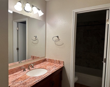 2717 Meadow Park Drive - Photo Thumbnail 3