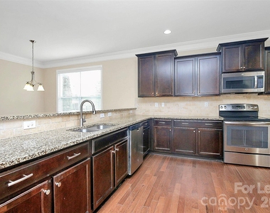 13523 Morgan Lee Avenue - Photo Thumbnail 11
