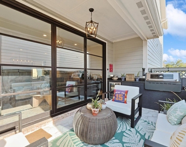 2420 Elm Place - Photo Thumbnail 23
