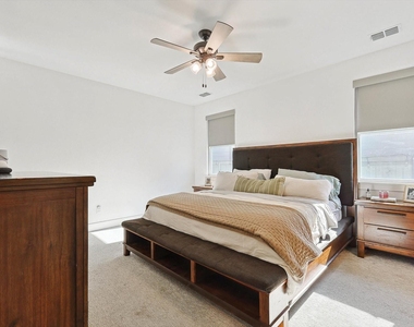 2420 Elm Place - Photo Thumbnail 11
