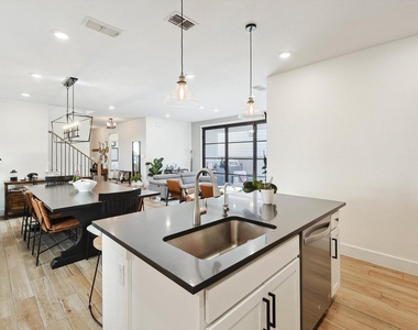 2420 Elm Place - Photo Thumbnail 10