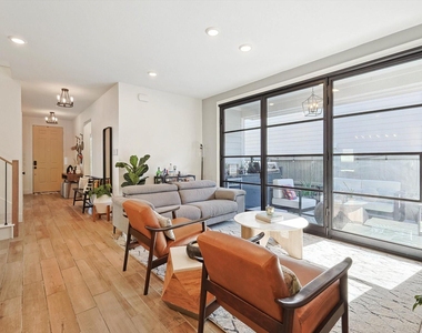 2420 Elm Place - Photo Thumbnail 5