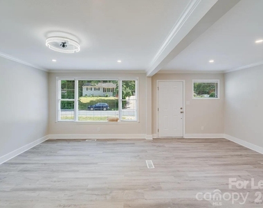 1719 Academy Street - Photo Thumbnail 9